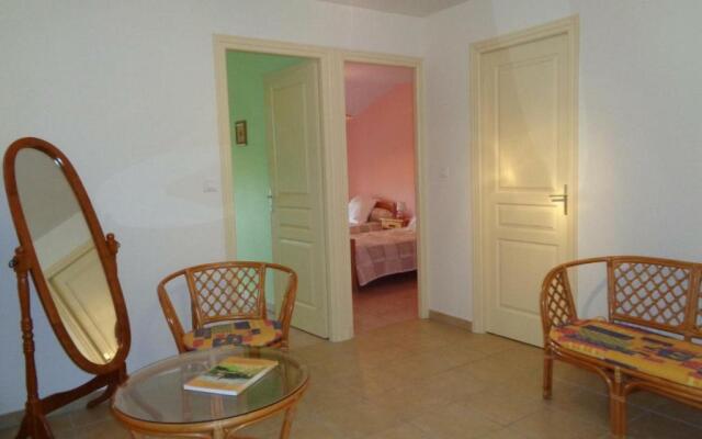 Gîte Saint Alban les Eaux 3 pièces 4 personnes FR 1 496 75