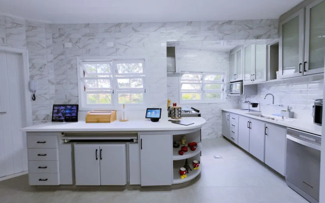 Casa de Luxo 2500m na Granja Viana