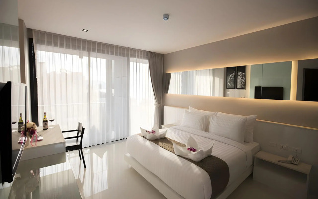 Serenotel Pattaya Beach Front