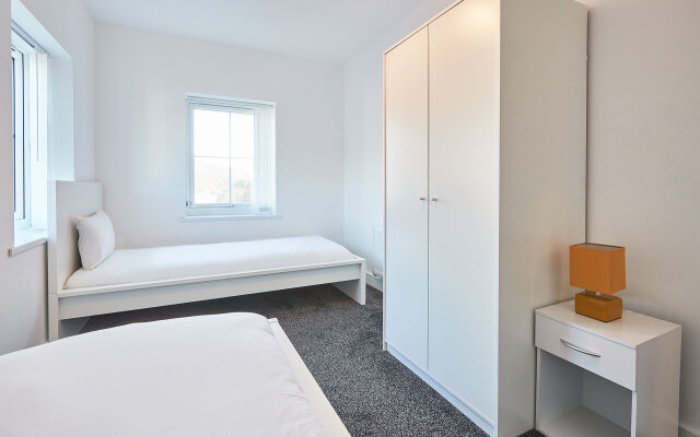 Host   Stay   House 1