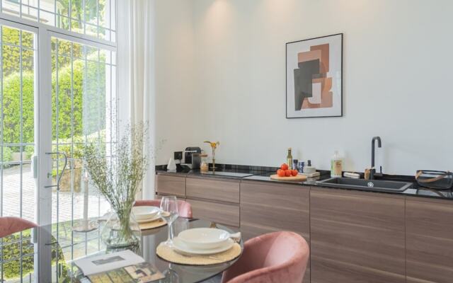 Piccola Como Lotus With 1 Bathrooms