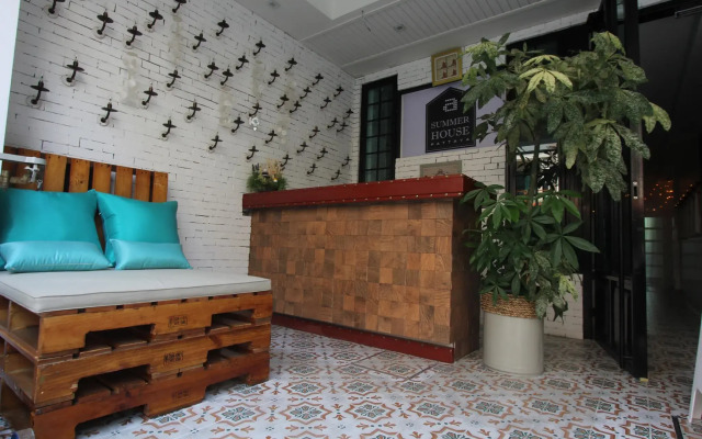 Boutique Summer House
