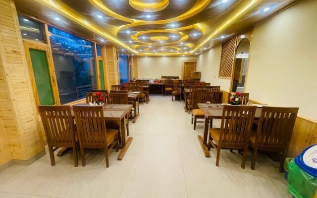 Golden Wood Manali By Rosetum