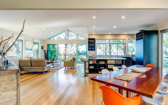 Aqua Pure at Hyams Beach 4pm Check Out Sundays – Guest Rooms – Hyams Beach