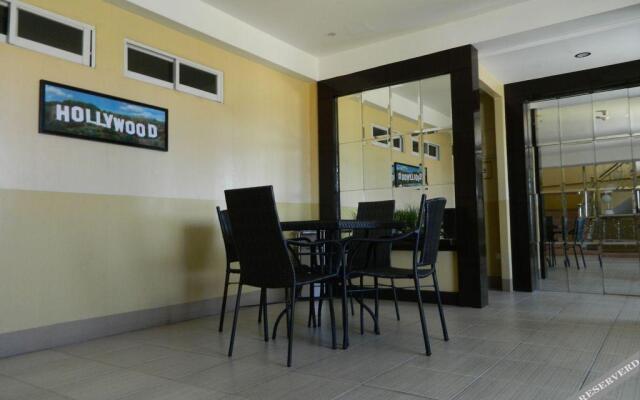 Hollywood Suites and Resort - Marilao