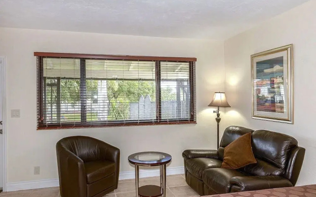 Shell Studios Hallandale Beach