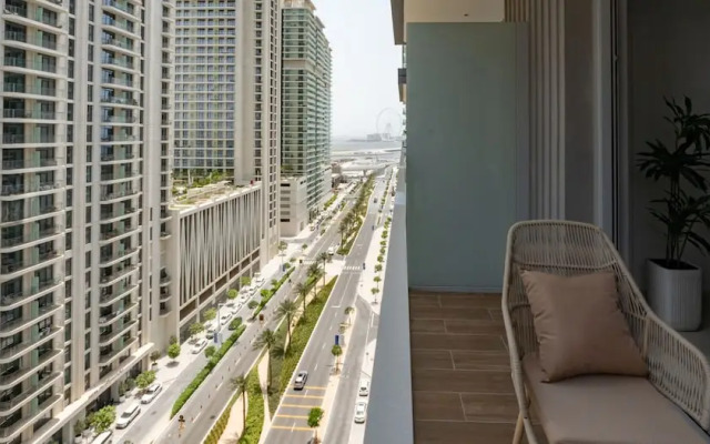 Contemporary 1BR w Dubai Marina Glimpse