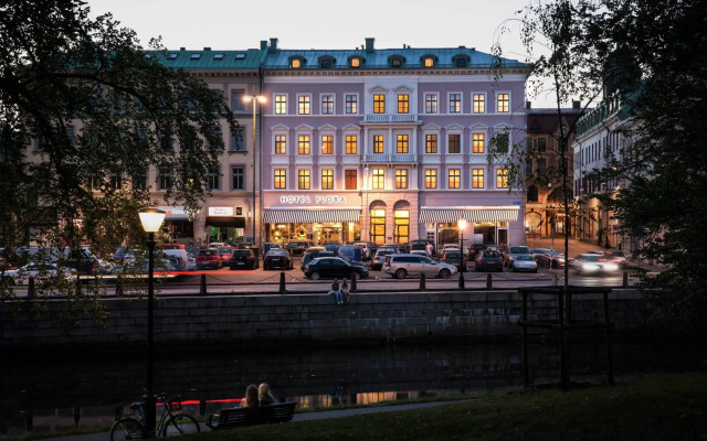 Hotel Flora