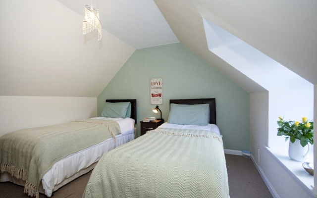 Delightful Seaside Retreat in Gardenstown, No Deposit