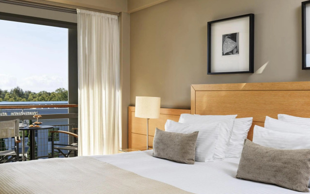 Sea View Cityscape Hotel