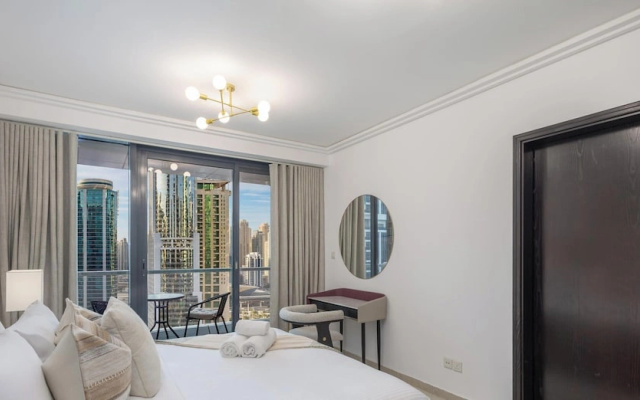 LUX The JLT Gold Crest Suite