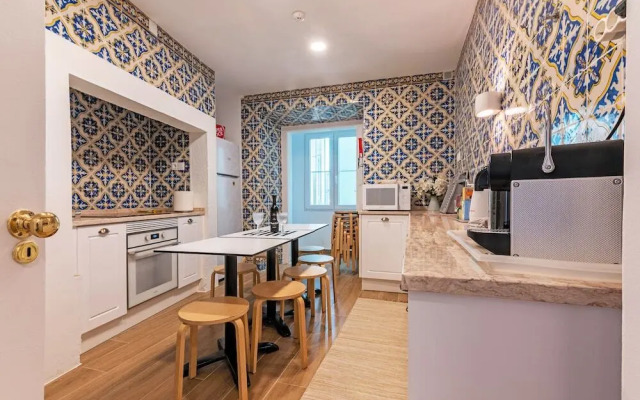 Bairro Alto Luz 2 Bedroom Apartment - RNU 69321