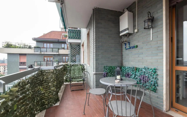 Pasteur Modern Studio with Terrace!