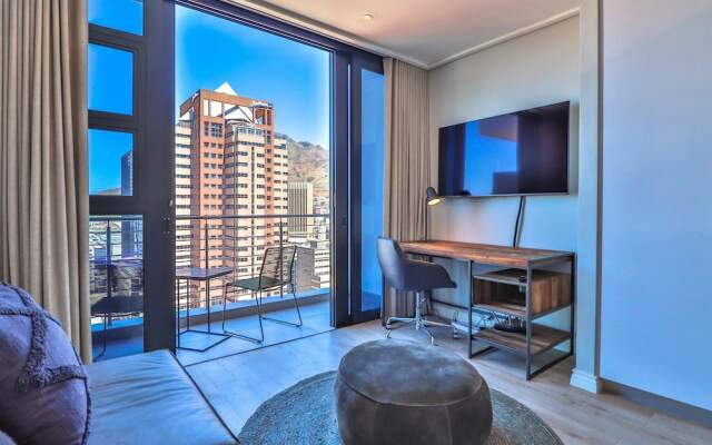 Sixteen On Bree 2004 by CTHA