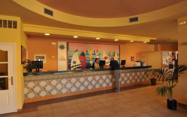 Holiday Apartment in a Complex near Sea