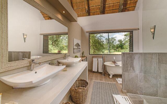 Karongwe - River Safari Lodge