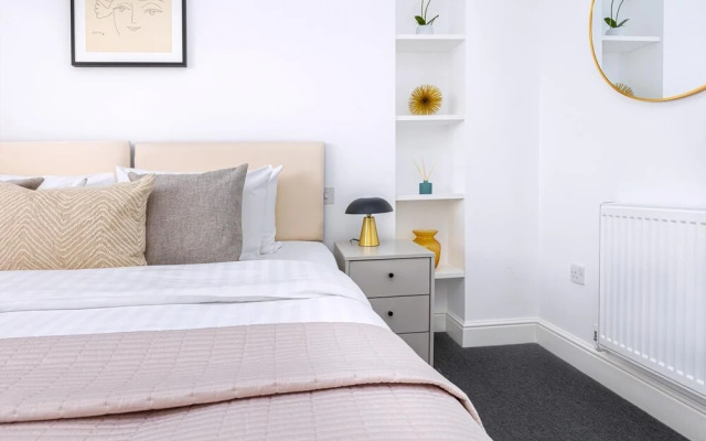 Stylish Three-bed Flat in Marylebone
