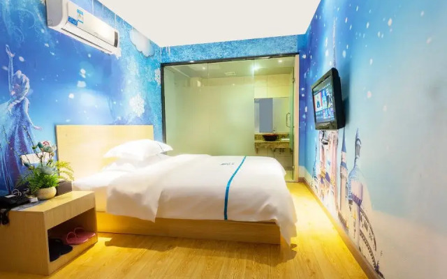 Lily Hotel ( Yangxi West Lake )