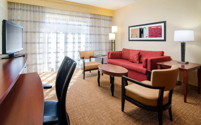 Courtyard by Marriott Charlotte Southpark