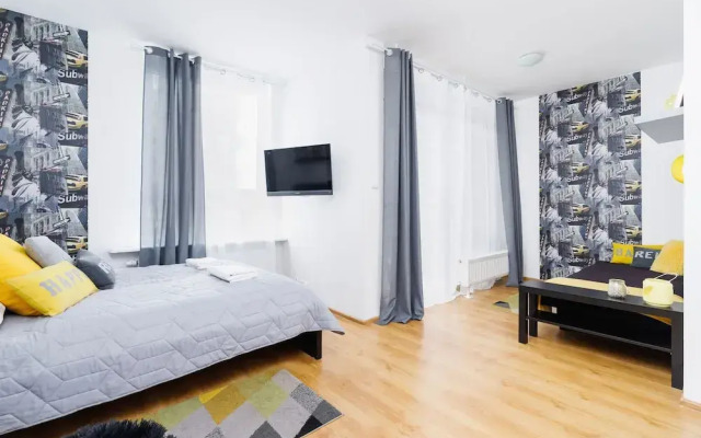 Studio Pradnik Bialy Krakow by Renters