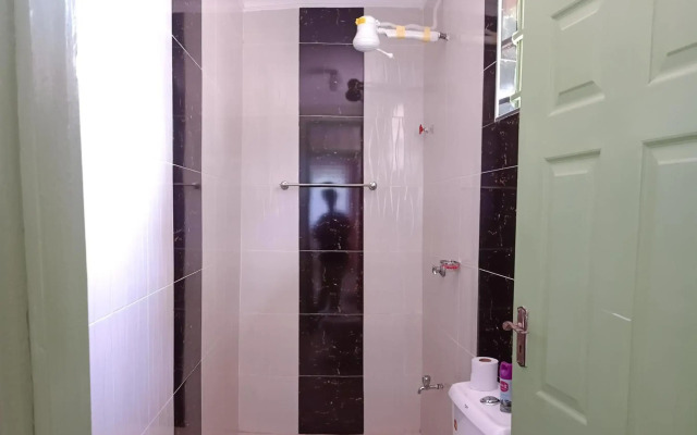 MILIMANI DRIVE LIVING I LUXE FLAWLESSLY FURNISHED UNITs