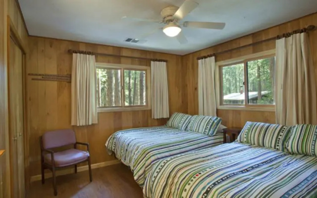 RedAwning Cabin #33A Bus Stop