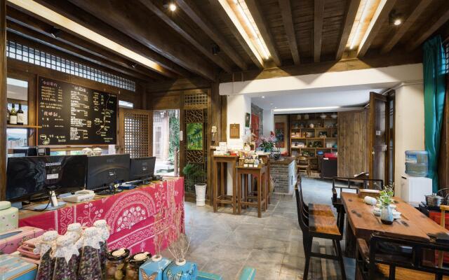 Blossom Hill Inn Lijiang Eminentland