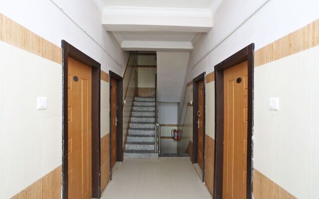 OYO 15915 Hotel Star Inn
