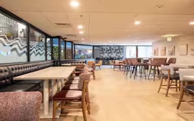 DoubleTree by Hilton Austin, MN