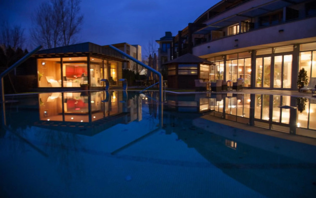 Hotel Golden Lake Resort