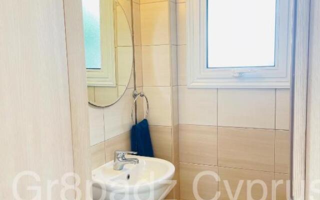 Gr8padz Villa Artemis