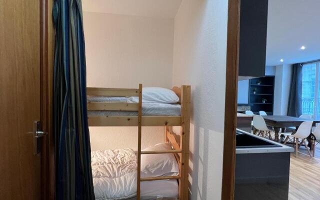 Au coeur de Cauterets, T2 + alcôve. 4P.