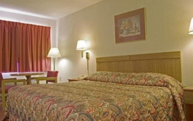 Harrisonville Inn & Suites
