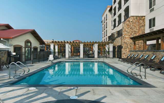 Oxford Suites Sonoma County