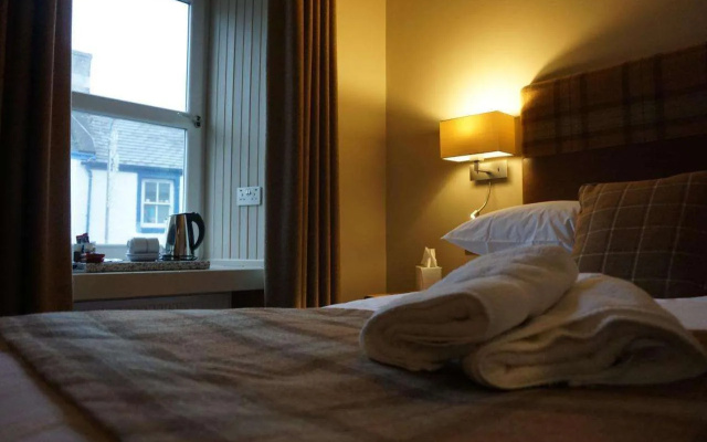 Lochside hotel