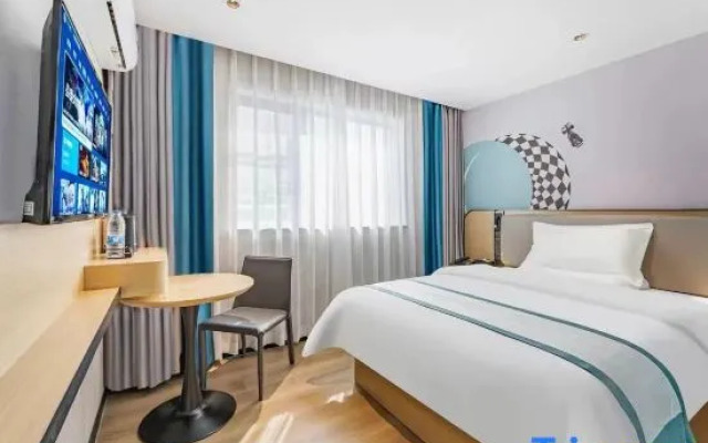 Yunhong Hotel (Guangzhou Railway Station Xicun Subway Station)