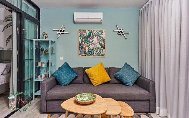 Parrot's House- Yumbo center