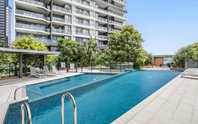 Modern 2-storey Apartment - Q Stay