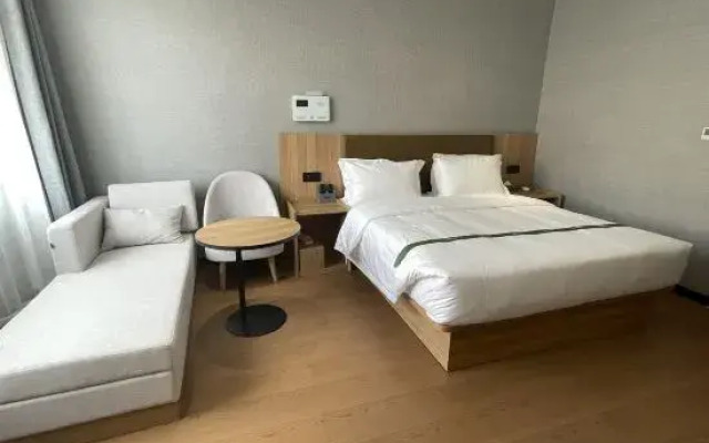 GreenTree Inn (Ganzi Litang 318 National Road Dongcheng Branch)