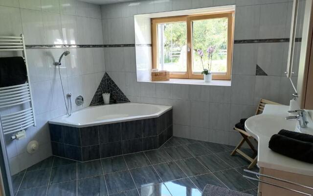 Living Apart Haslwanter