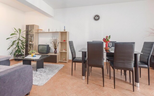 Nice Home in Radmani With Wifi and 2 Bedrooms