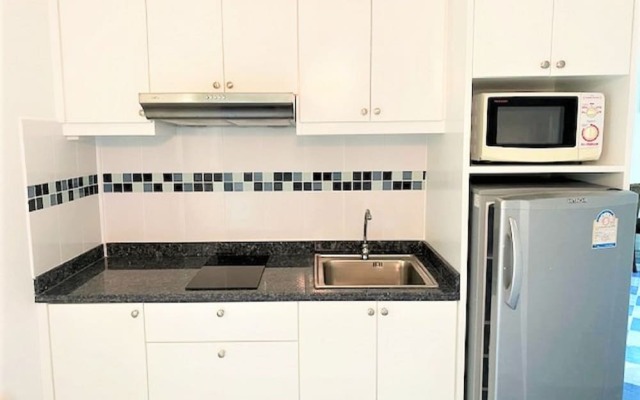 Angket hip Residence Fully Equipped 1 Bedroom + Bath tub & Shower