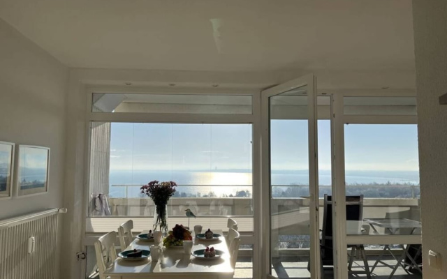 Baltic See Flat Modern Retreat