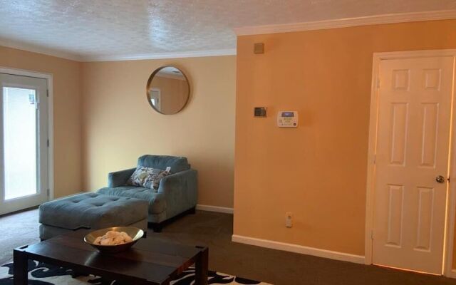 The Stone Crest Villa - Near Stone Mountain Park