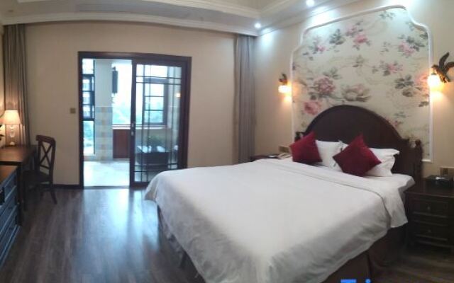 Chunshen Hotel(Tan Xinpei Metro Station, Jiangxia District Government, Wuhan)