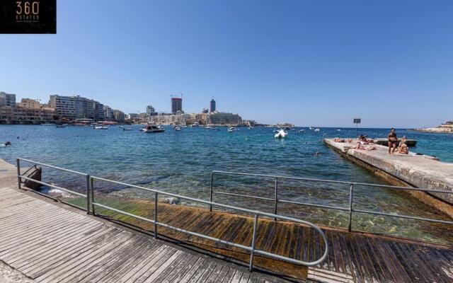 Beautiful designed seaside APT in Sliema Hotspot by 360 Estates