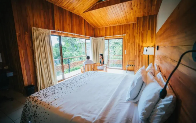 Ficus Sunset Suites