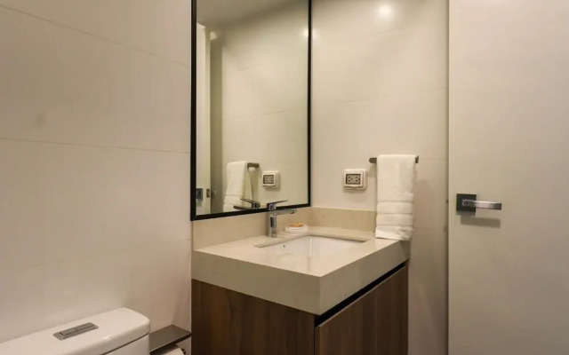 w Brilliant 2BR w Balcony in Miraflores