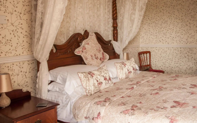 The Buck Hotel