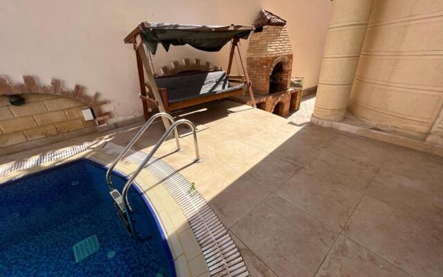 4 bedroom villa with garden and private pool